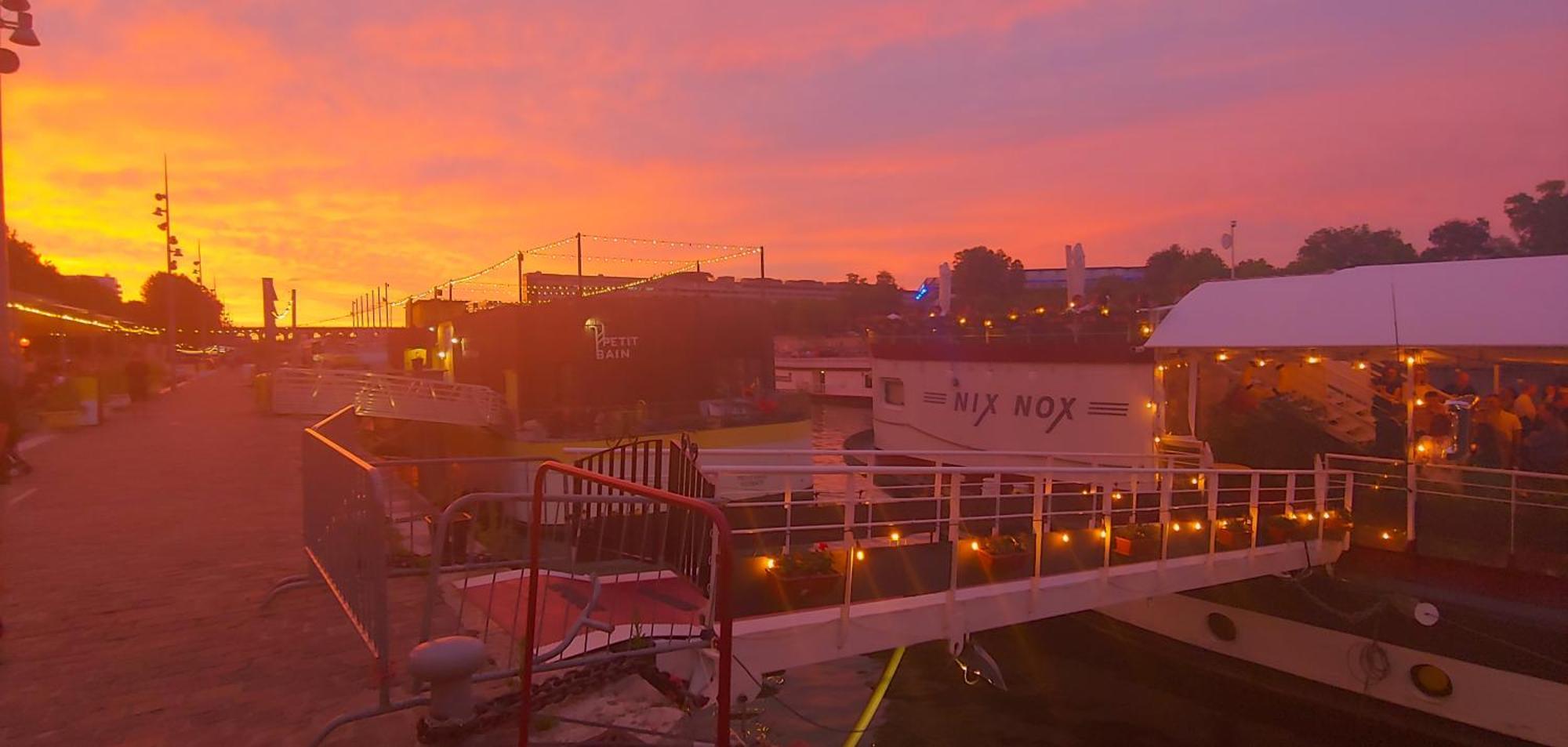 With Balcony * Parigi